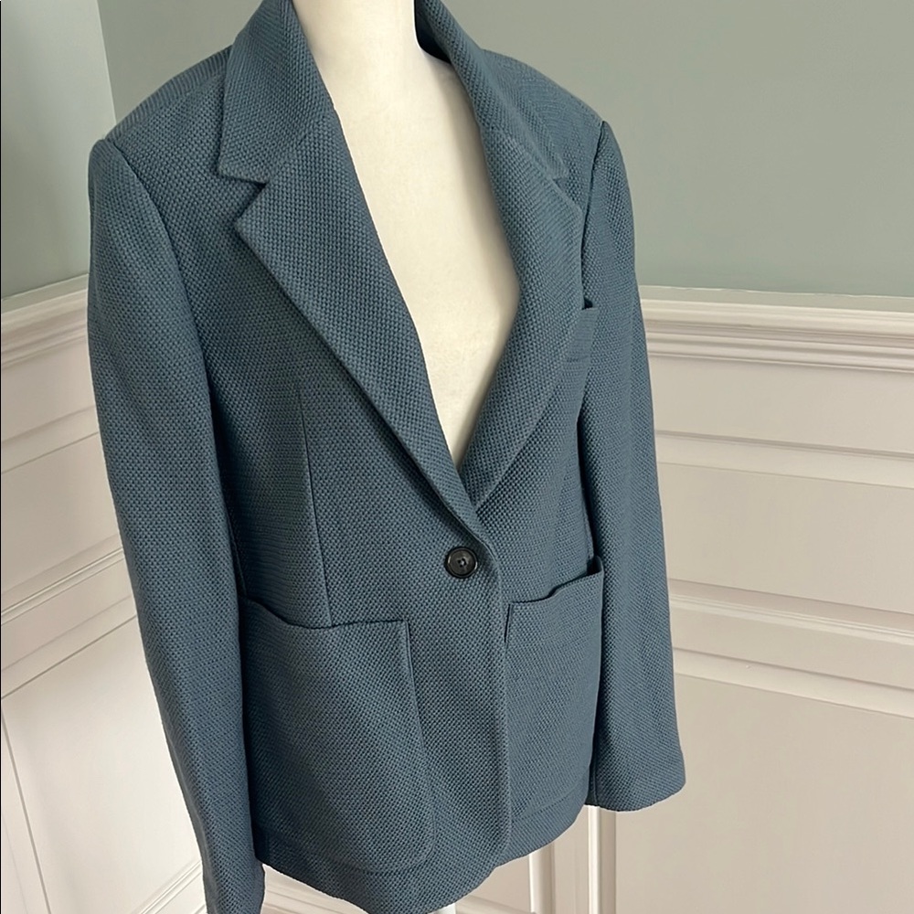 ST. JOHN relaxed knit blazer
